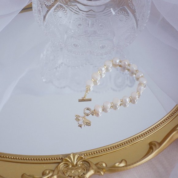 NEW 14K Gold Plated Bee Pearl Toggle Bracelet - Picture 4 of 14